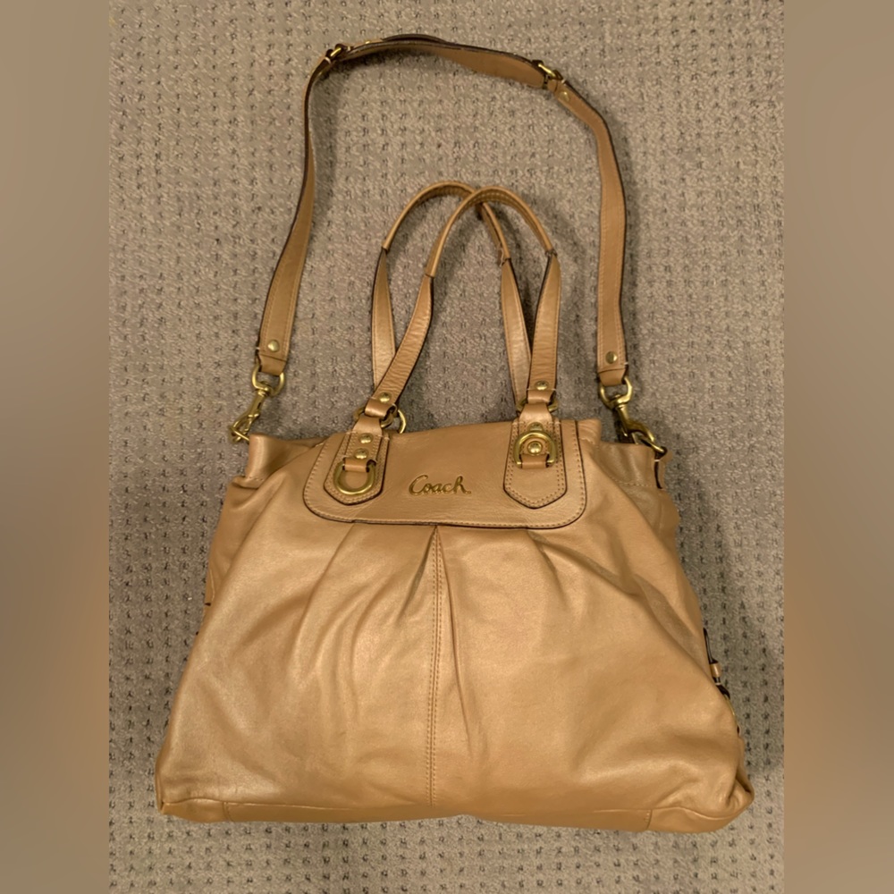 ✨😍👜 COACH Bag Authentic Tan Leather Shoulder Bag Multi-Pocket ✨😍👜